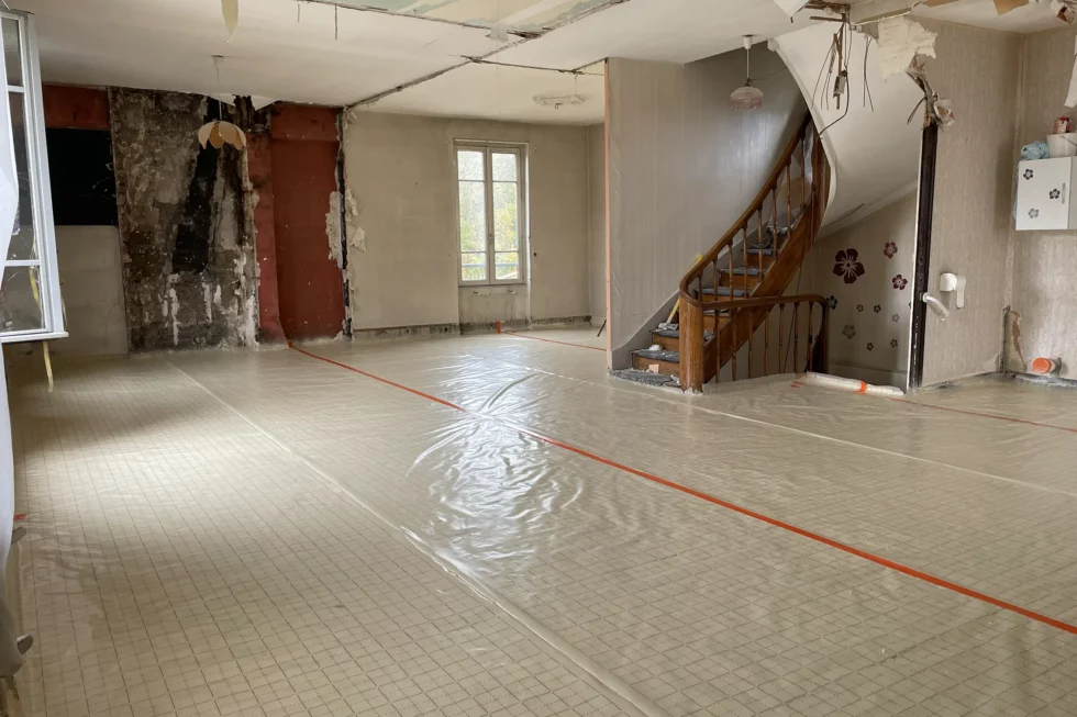 Isolation des sols en mousse polyuréthane projetée