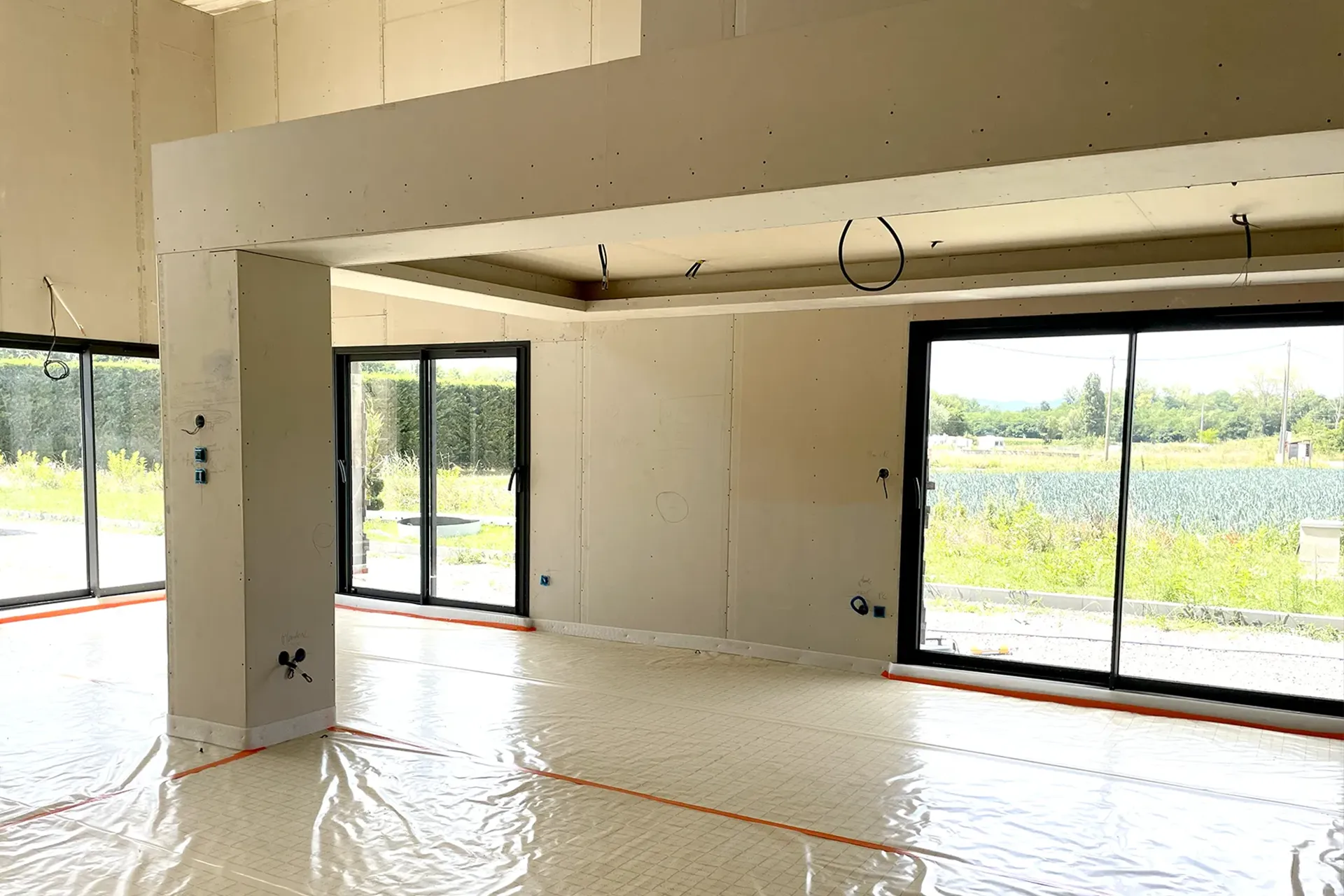 BATI ISO PROJECT<br />
Spécialiste de l’isolation en mousse polyuréthane projetée